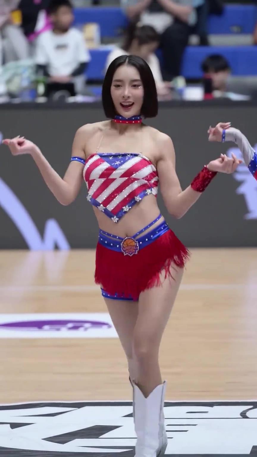 太离谱了 !几乎是完美女人!